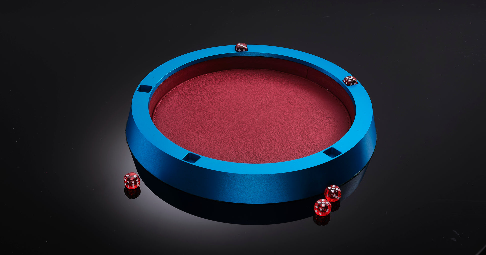 hochwertiges würfelbrett in edlem design